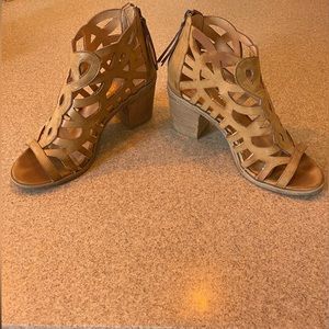 REPORT block wedge heels
